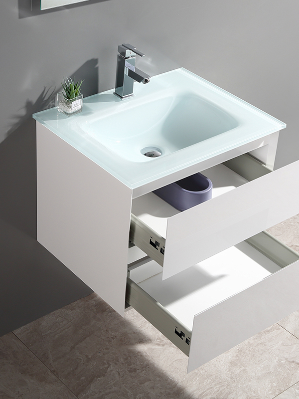 Set di mobili da bagno sospesi a parete piccoli bianchi da 60 cm